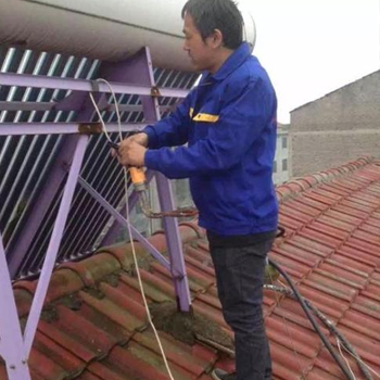 太阳能水箱电加热口处漏水怎么办？